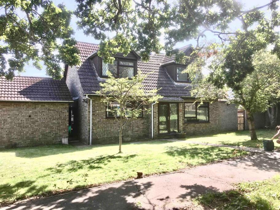 ווסט מרסי Cherry Cottage מראה חיצוני תמונה