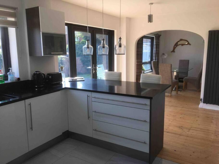 ווסט מרסי Cherry Cottage מראה חיצוני תמונה